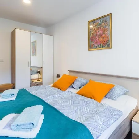 Alex - Location * Poreč