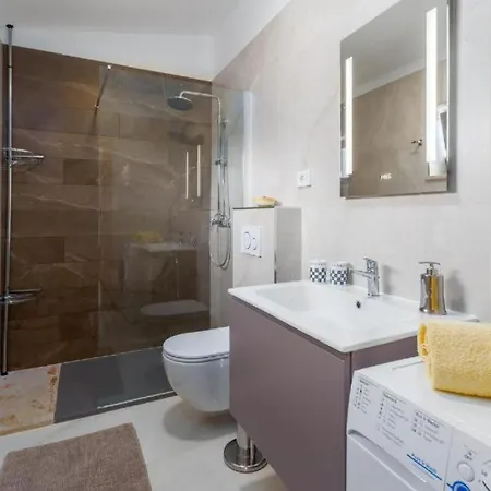 Alex - Location Apartment *