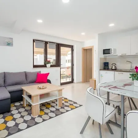 Alex - Location Apartment