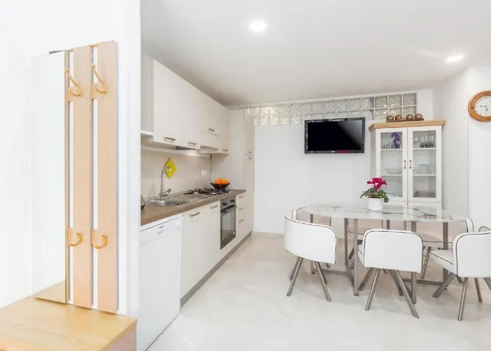 Alex - Location Apartment *