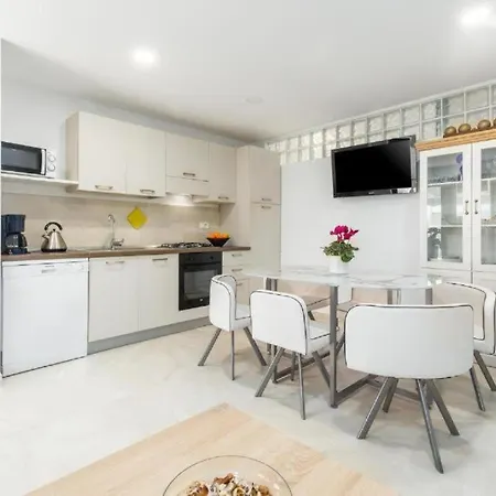 Alex - Location Apartamento Poreč